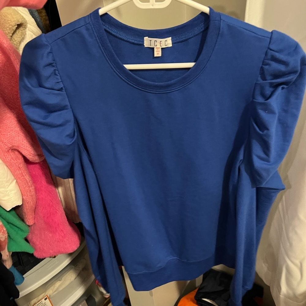 long sleeve puff shoulder shirt